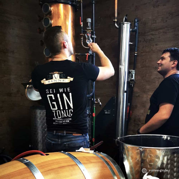 V-SINNE Aged Gin Qualitätskontrolle Johann & Willi